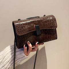 Chain cross-body bag - Clothing