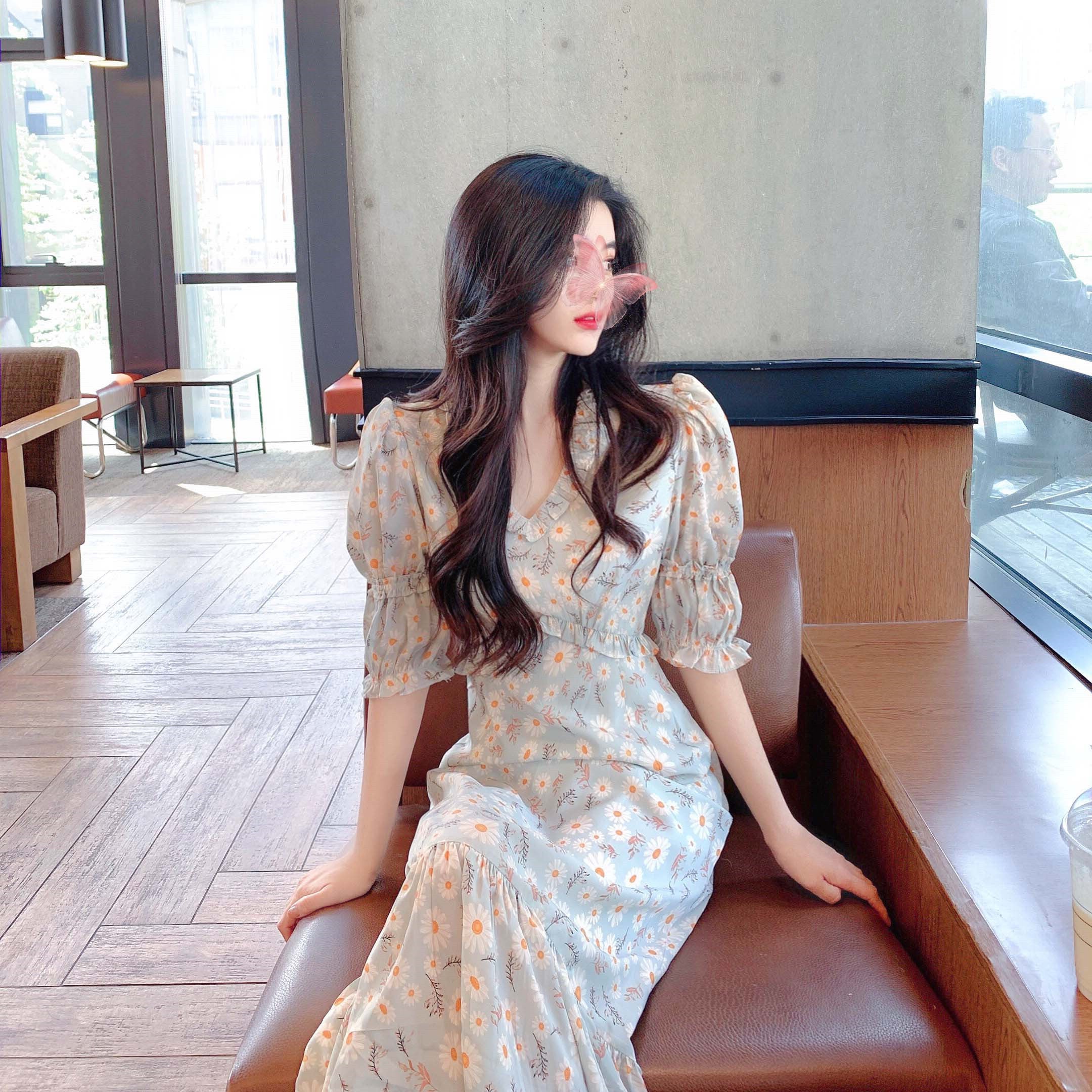 Daphne Maxi Dress – Beige & Blue Floral Print, Bump-Friendly Maternity Style