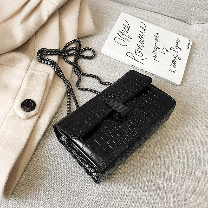 Chain cross-body bag - Black - Clothing