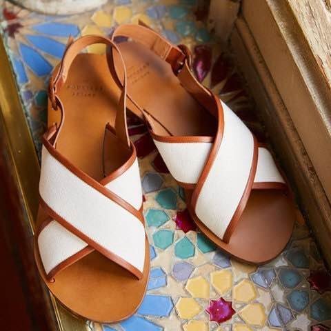 Women's round toe flat buckle sandals