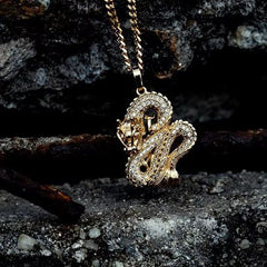 Elegant Rhinestone Pendant Necklace - Stunning Fashion Accessory