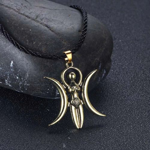 Kinitial Trendy Geometric Pendant Necklace for Stylish Occasions