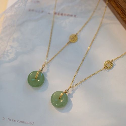 VENTFILLE Jade Necklace - Elegant Design for Stylish Occasions