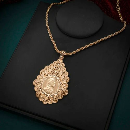 Herseygold Flower Pendant Necklace with Crystal - Fashionable Jewellery