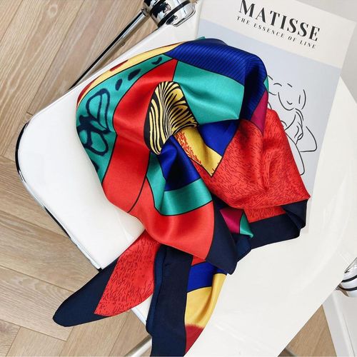Ryo Takemasa Multifunctional Geometric Scarf - Stylish Versatility 90cm - Red / 90cmX90cm