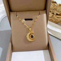 Retro Moon Necklace - Stylish Pendant for Meaningful Gifts