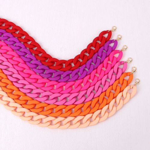 Acrylic Geometric Pendant Necklace - Trendy Fashion Jewelry