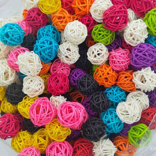 DZOMNOK Rattan Chewing Toy Balls for Parrots - Fun & Interactive Bird Toy - 10pcs color random