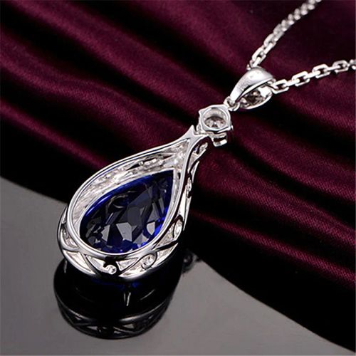 Elegant Classic Pendant Necklace - Trendy Gift for Occasions - S V