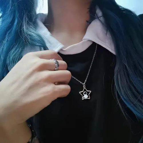 Cute Cartoon Astronaut Necklace - Fashionable Couples Pendant
