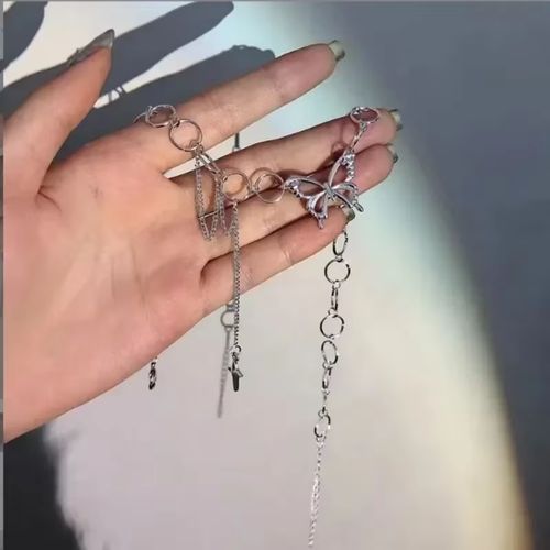 Stylish Alloy Pendant Necklace - Fashionable Statement Piece - 1pcs