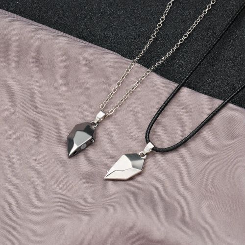 Rinhoo Heart Pendant Necklace - Stylish Design for Anniversaries