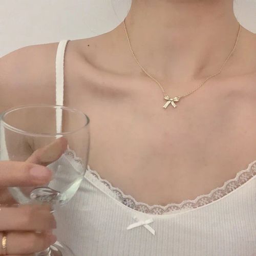 FOMALHAUT Trendy Bowknot Pendant Necklace for Stylish Occasions