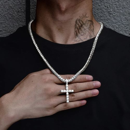Elegant Rhinestone Pendant Necklace - Stylish & Durable Religious Accessory