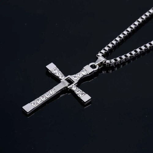 Trendy Plant Pendant Necklace - Stylish Design - Fashion Accessory