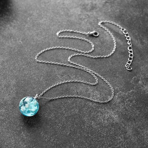 Classic Round Pendant Necklace - Fashionable Metal Chain Accessory