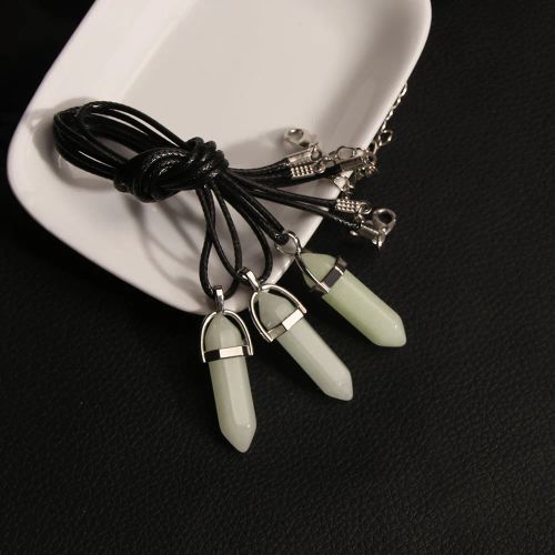 YiYuYiHua Fluorescent Crystal Quartz Pendant Necklace - Elegant Accessory