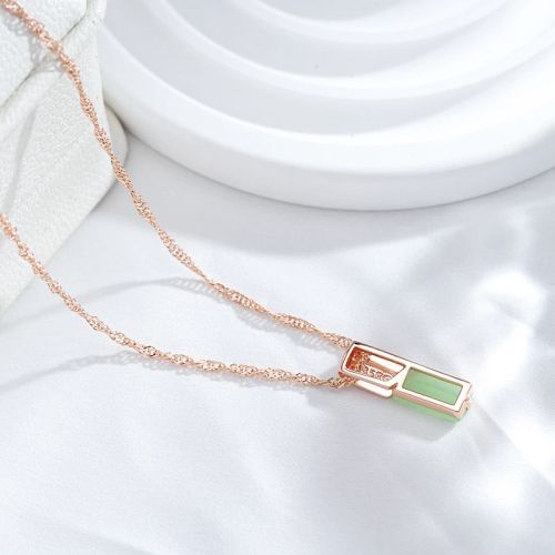 JULYDREAM Simple Luxurious Pendant Necklace - Trendy Everyday Accessory - Green Zircon