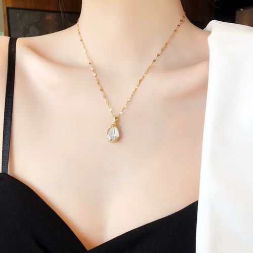 Trendy Tulip Necklace - Premium Rhinestone Design - Fashion Pendant - Gold-color