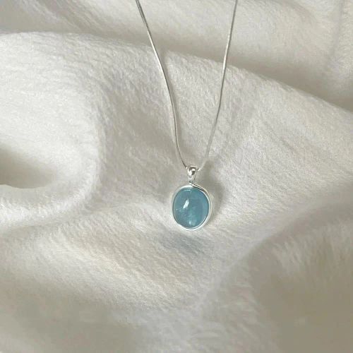 Genenic Silver Aquamarine Pendant Necklace - Elegant Fashion Accessory