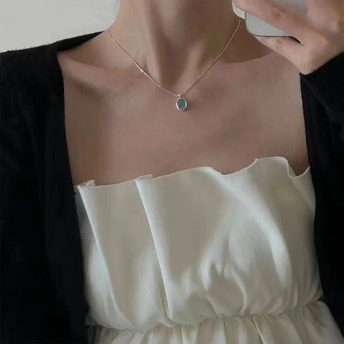 Genenic Silver Aquamarine Pendant Necklace - Elegant Fashion Accessory