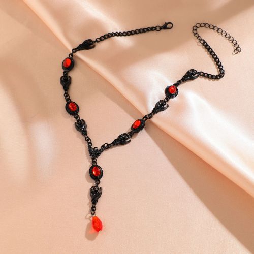 Ingemark Geometric Crystal Pendant Necklace for Stylish Occasions