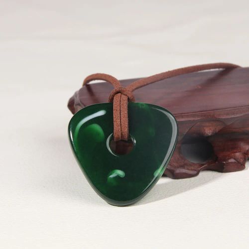 SONGCHANGJEWELRY Coraline Necklace with Green Stone - Trendy Gift