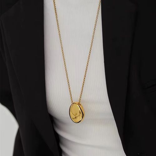 Elegant Oval Pendant Necklace - Stainless Steel Fashion Accessory