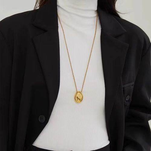 Elegant Oval Pendant Necklace - Stainless Steel Fashion Accessory