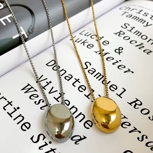 Elegant Oval Pendant Necklace - Stainless Steel Fashion Accessory