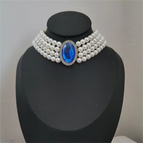 Trendy Pearl Necklace - Vintage Style - Perfect Occasion Accessory