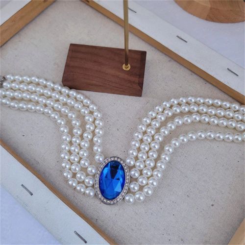 Trendy Pearl Necklace - Vintage Style - Perfect Occasion Accessory