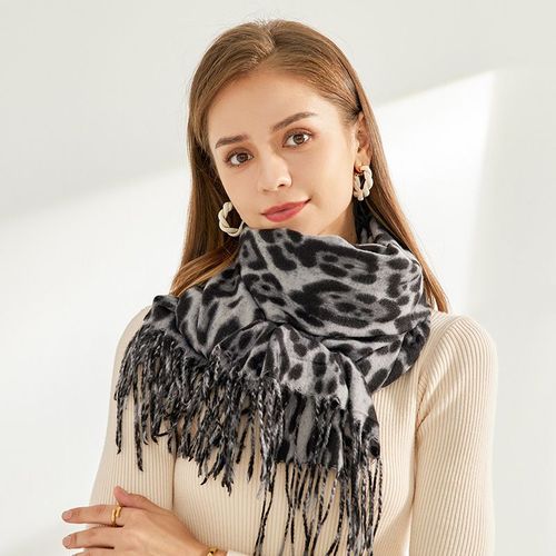 Visrover Leopard Print Warm Scarf - Stylish Winter Accessory