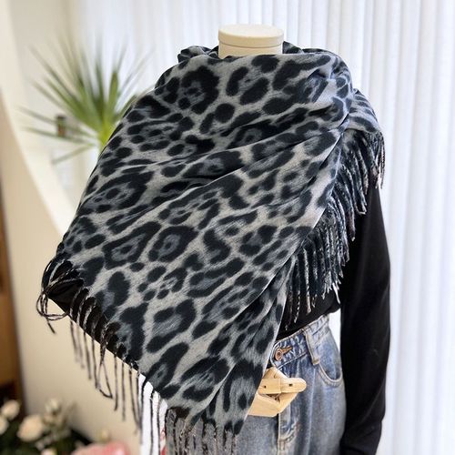 Visrover Leopard Print Warm Scarf - Stylish Winter Accessory