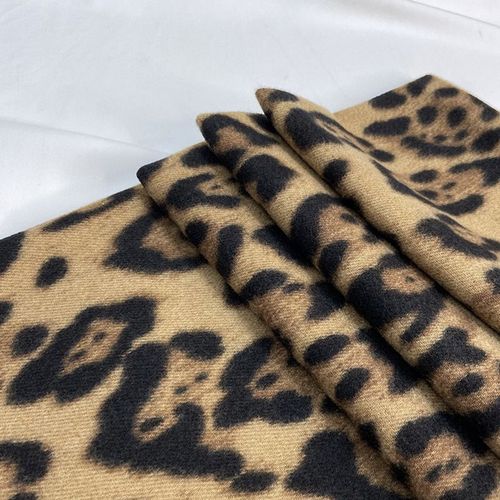 Visrover Leopard Print Warm Scarf - Stylish Winter Accessory