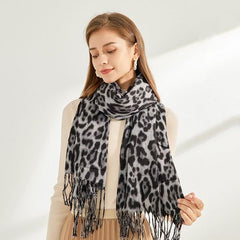Visrover Leopard Print Warm Scarf - Stylish Winter Accessory