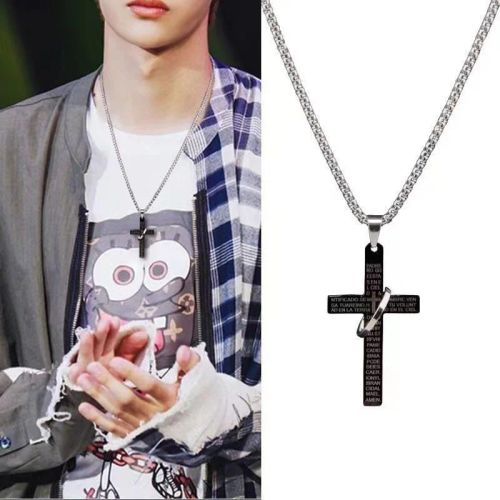 Stylish Stainless Steel Cross Pendant Necklace – Fashionable Accessory