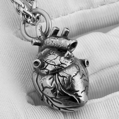 Vintage Heart Pendant Necklace - Stainless Steel Stylish Accessory