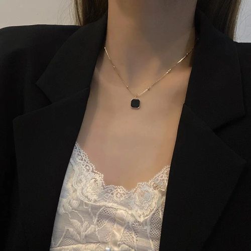 HYFAD Black Square Pendant Necklace - Minimalist Fashion Jewellery