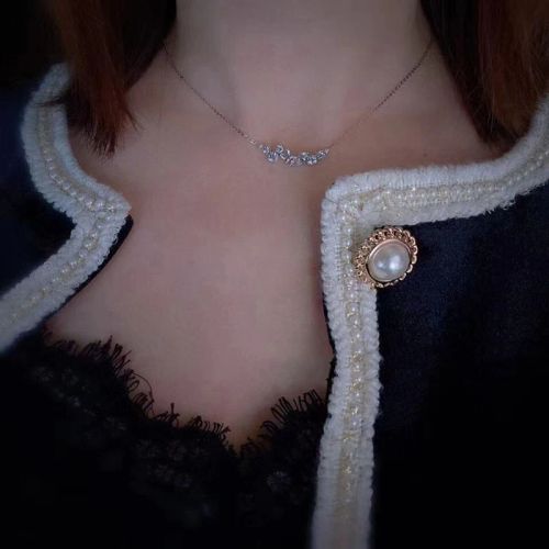Huitan XL184 Geometric Pendant Necklace - Trendy Fashion Accessory - XL184