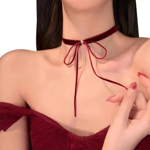 OOTDTY Velvet Bowknot Pendant Necklace - Unique Retro Charm