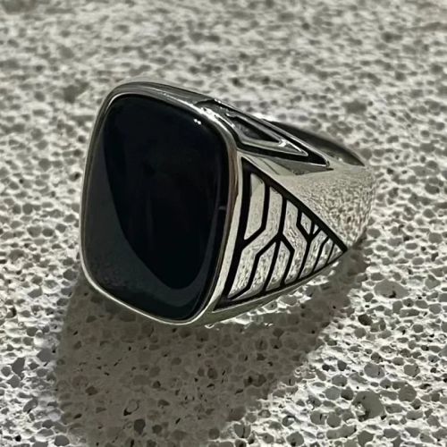 Trendy Vintage Geometric Gemstone Rings for Fashionable Occasions