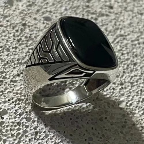 Trendy Vintage Geometric Gemstone Rings for Fashionable Occasions