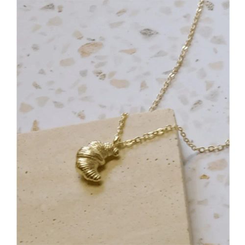 Croissant Shape Necklace - Trendy Design for All Occasions - Fashion Necklace