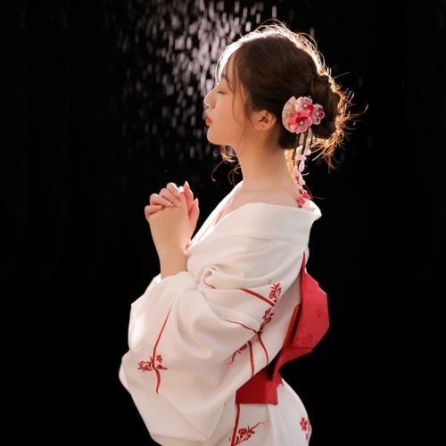 JEMMA LEONG Traditional Kimono - Elegant Cotton & Polyester Attire