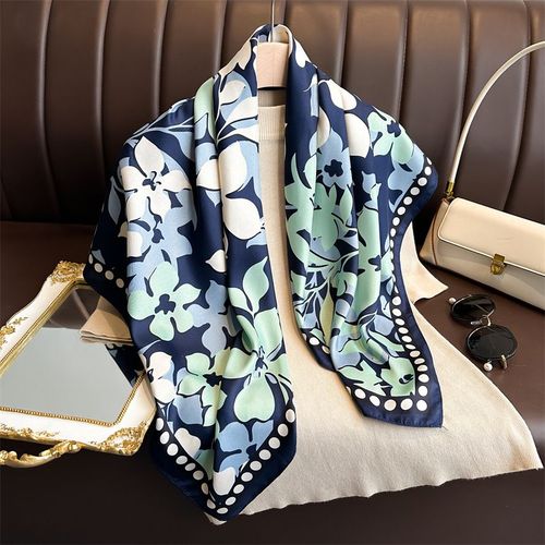 HVATILAW Floral Scarf - Luxurious Softness for Every Occasion