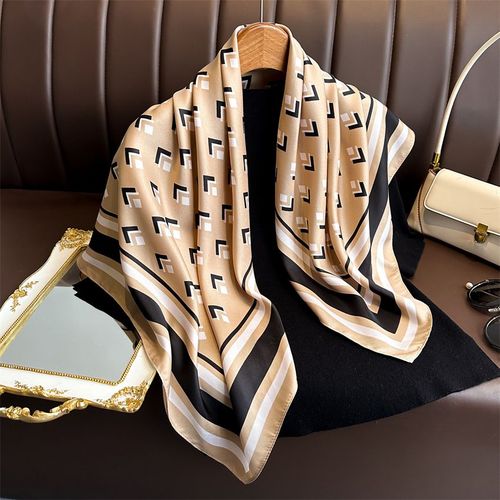 HVATILAW Luxury Geometric Scarf - Stylish Sun Protection Accessory
