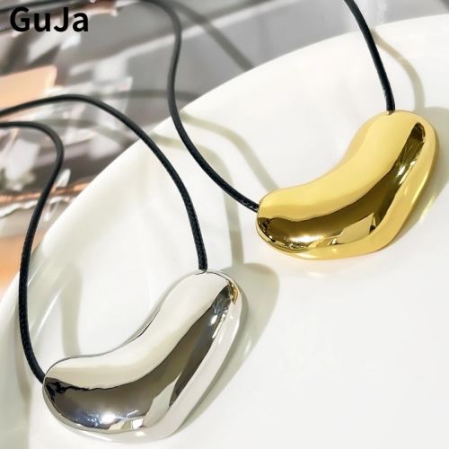 Trendy Irregular Metal Pendant Necklace - Stylish Party Accessory