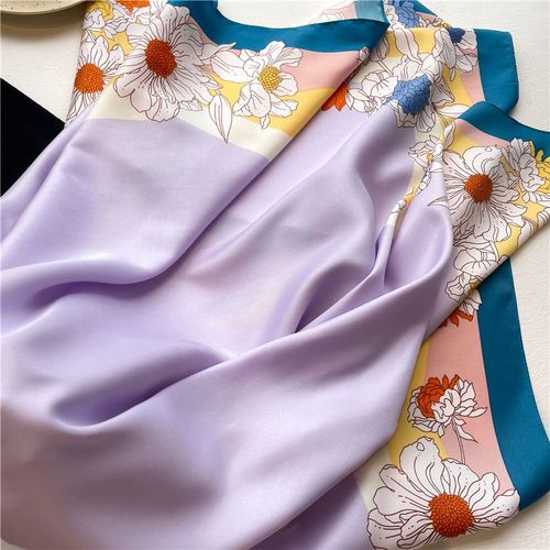 HVATILAW Floral Silk Scarf - Stylish & Protective - 90x90cm