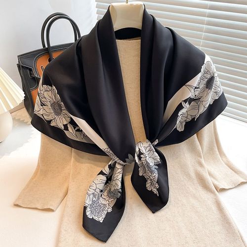 HVATILAW Floral Silk Scarf - Stylish & Protective - 90x90cm